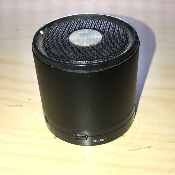 Colts portable speaker - Picture 2 of 2